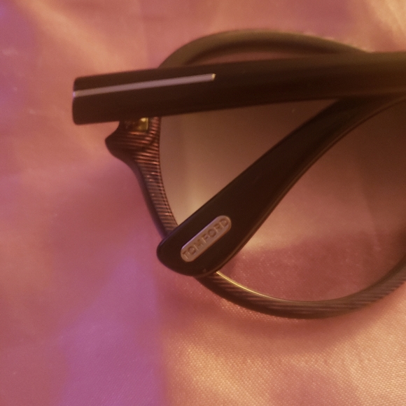 🐞 SOLD 🐞 Tom Ford sunglasses - Picture 2 of 8